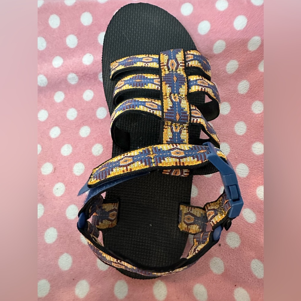Unique Teva sandals size 7 women’s - Picture 3 of 8